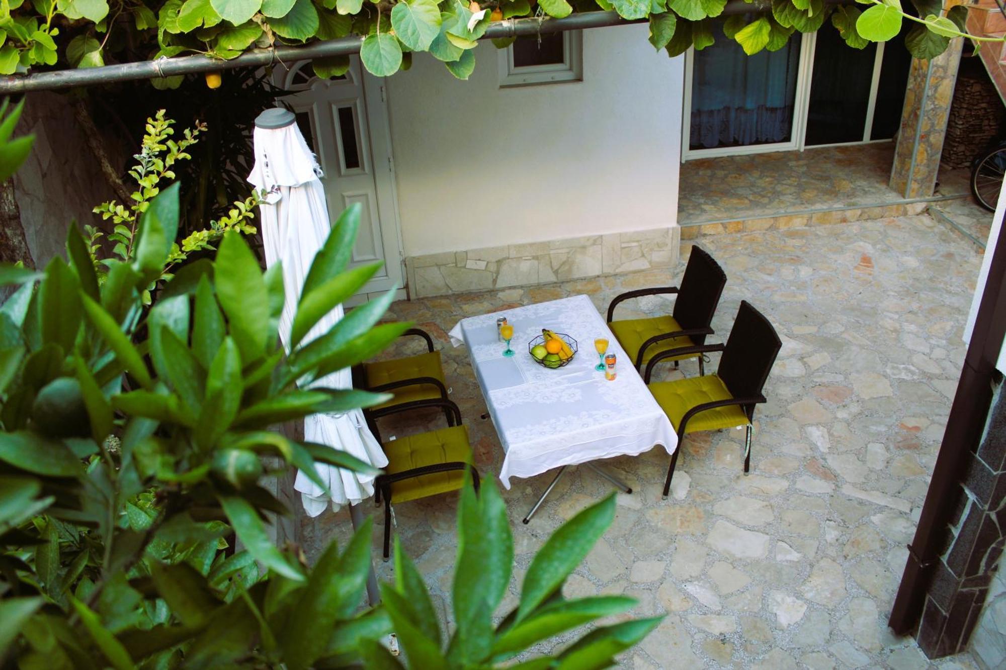 Apartment Silver Near Old Town *